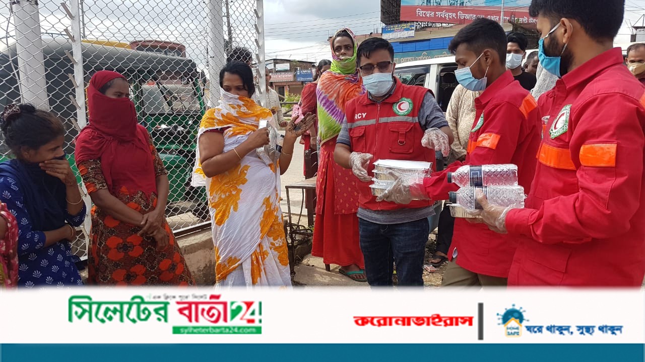 এবার হিজড়া জনগোষ্টিকে রান্না করা খাবার দিল রেড ক্রিসেন্ট