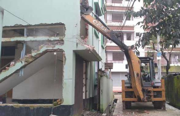 সিলেটে গ্যাস লাইনের উপরে ভবন নির্মাণ: গুড়িয়ে দিলো কর্তৃপক্ষ