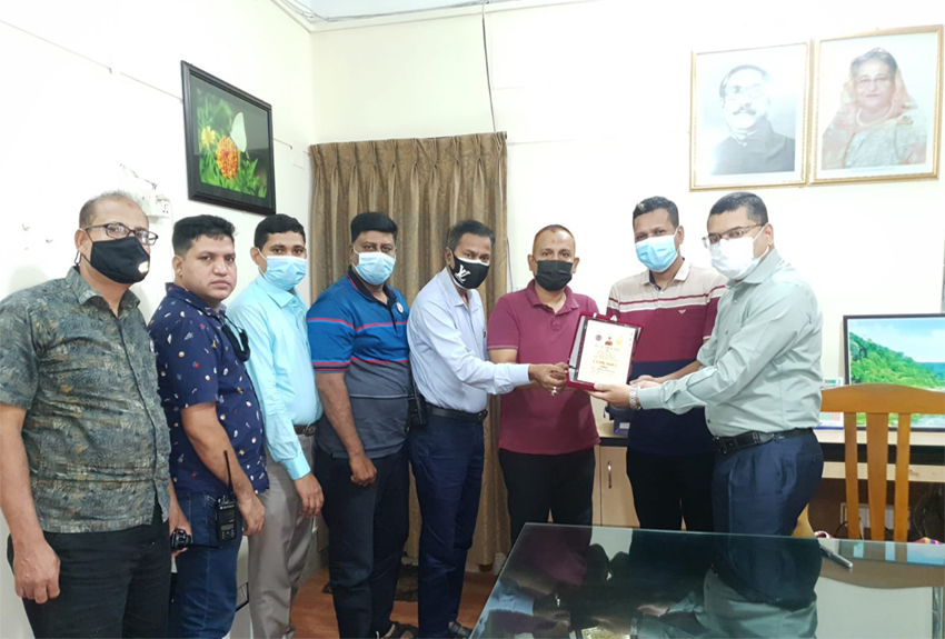 সিলেটে ডিবির পরিদর্শক এসএম মিজানুর রহমানকে বিদায় সংবর্ধনা