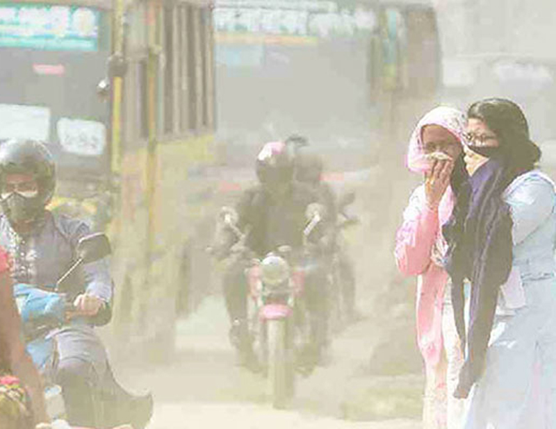 বায়ুদূষণে শীর্ষে রাজধানী ঢাকা