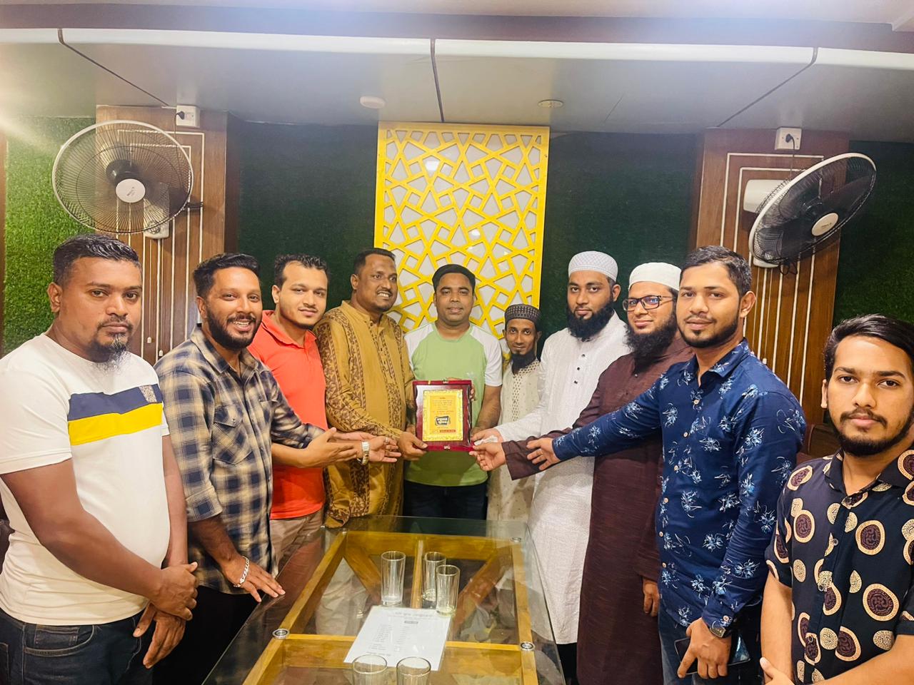 সিলেটের বার্তা পাঠক ফোরামের সাধারণ সম্পাদক আফজলকে বিদায়ী সংবর্ধনা