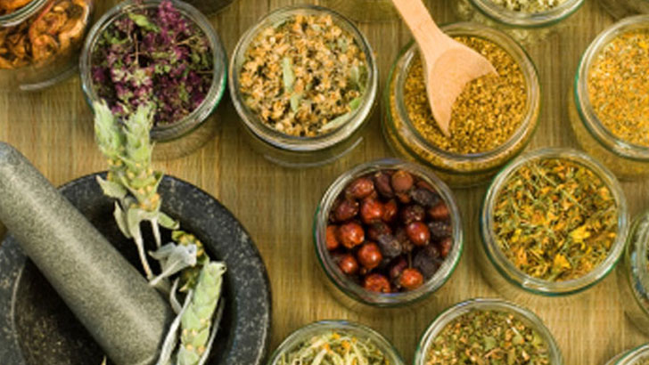 ফেসবুকজুড়ে ভুয়া চিকিৎসকের পরামর্শ, ক্ষতিকর ভেষজ ওষুধ বাণিজ্যের হাট