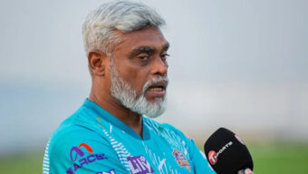 মাঠেই হার্ট অ্যাটাক, অ্যাম্বুলেন্সেই নিস্তেজ প্রাণ