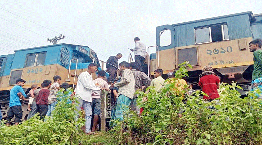 উপবনের ইঞ্জিন বিকল: ভোগান্তির ৩ঘন্টা পর ট্রেন চলাচল স্বাভাবিক