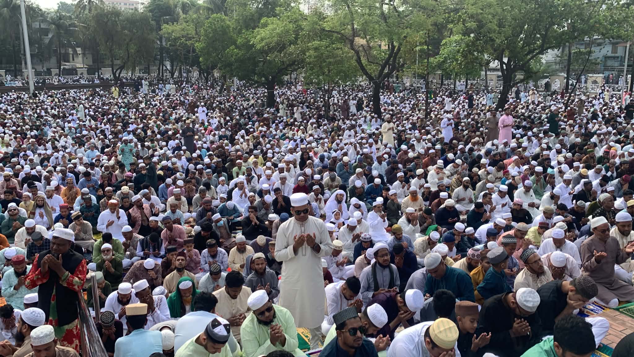 সিলেটে ঈদুল ফিতর উদযাপন, দেশ ও জাতির জন্য দুয়া