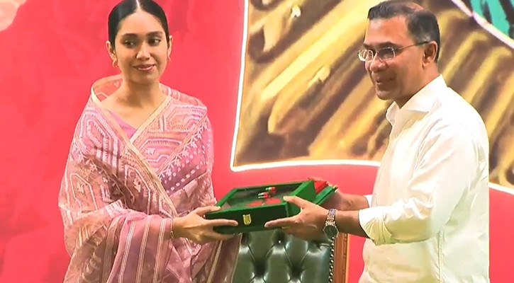 স্বাধীনতা পুরস্কার তুলে দিলেন প্রধানমন্ত্রী, খালেদা জিয়ার পদক গ্রহণ করলেন জাইমা