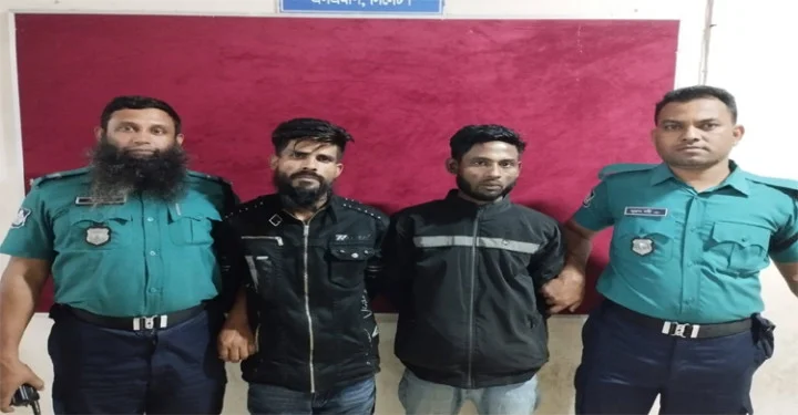 রিকাবীবাজারে অটোরিকশার যাত্রীর টাকা ছিনতাই, আটক ২