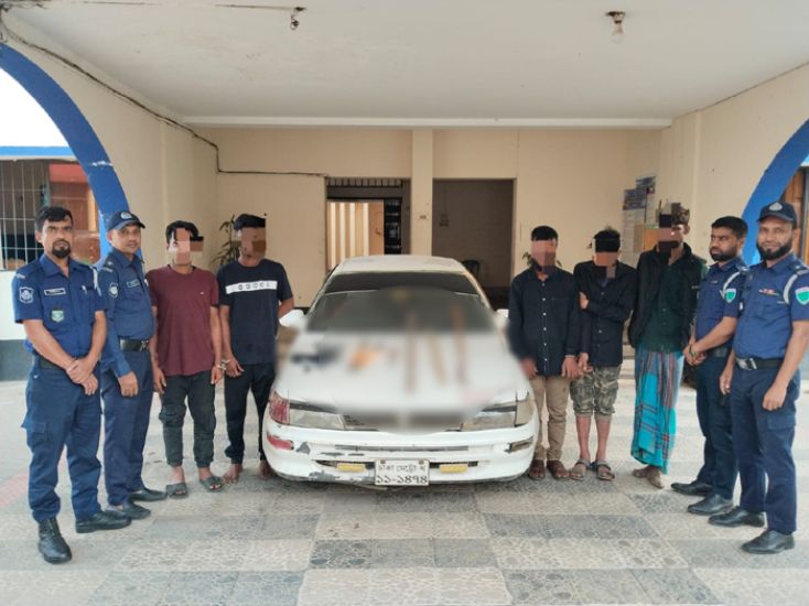 মৌলভীবাজারে ডা কা তির প্রস্তুতিকালে দেশীয় অস্ত্রসহ গ্রেপ্তার ৫