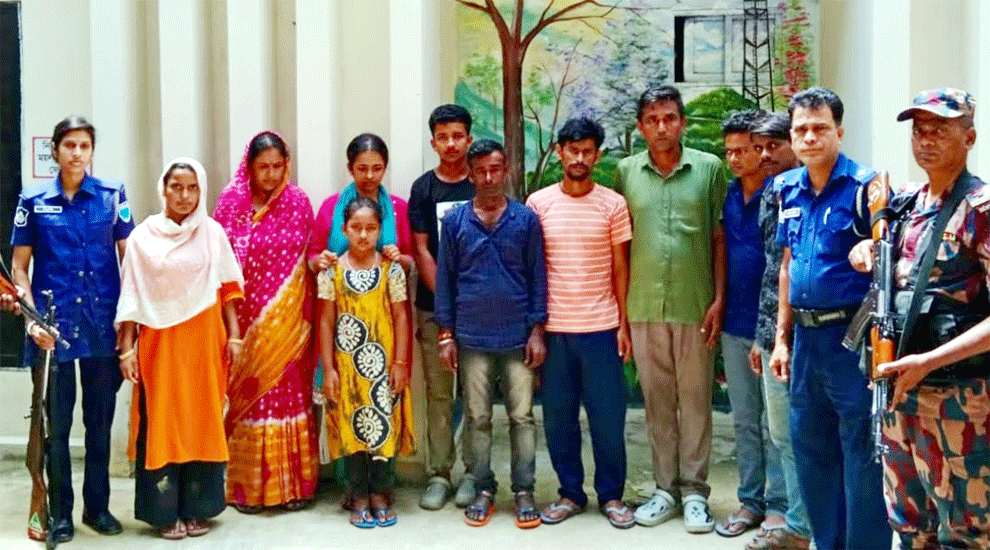 কুলাউড়া সীমান্তে ১০ বাংলাদেশিকে স্বজনদের কাছে হস্তান্তর