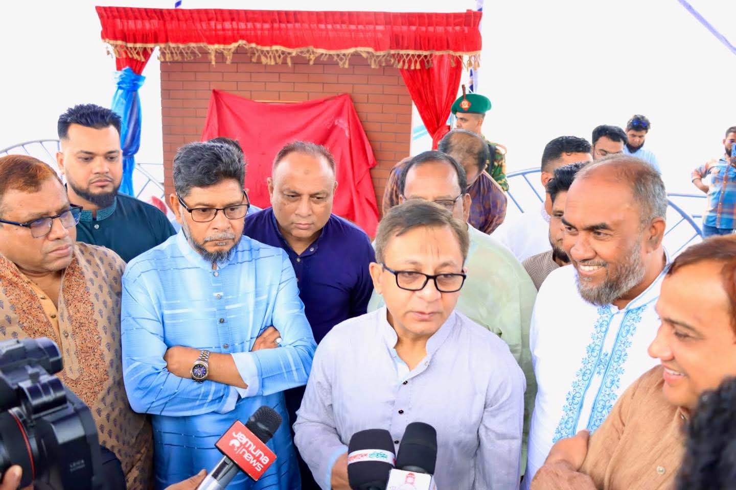 সরকারের কার্যক্রমে জনগনের প্রত্যাশার প্রতিফলন ঘটছে: বাণিজ্য মন্ত্রী