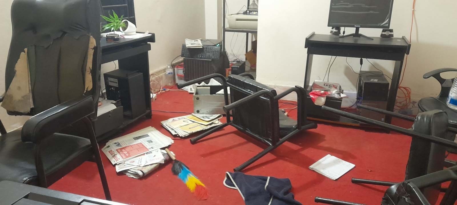 ‘সবুজ সিলেট’ কার্যালয়ে সন্ত্রাসী হামলা, ভাঙচুর ও লুটপাট