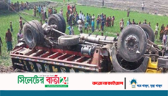 ট্রাক উল্টে ৩ শিশুসহ নিহত ১৩
