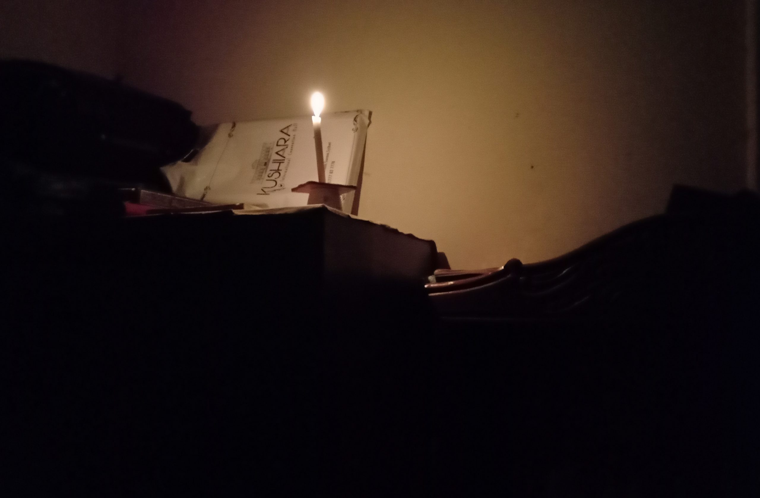 মোমবাতির আলোই এখন ভরসা
