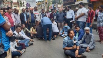 জিন্দাবাজারে সাংবাদিকের ওপর হামলা, প্রতিবাদে সড়ক অবরোধ