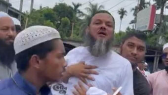 বরিশালে মেয়রপ্রার্থী মুফতি ফয়জুল করীমের ওপর হামলা