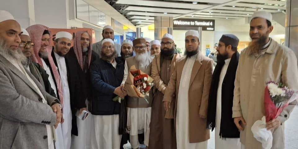 হিথ্রো বিমানবন্দরে ধর্ম উপদেষ্টাকে ফুলেল শুভেচ্ছা