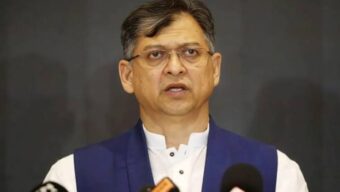 সেনাবাহিনীকে অনির্দিষ্টকাল মাঠে রাখতে চায় না সরকার : স্বরাষ্ট্রমন্ত্রী