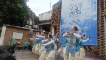 নাচে-গানে শ্রুতির শরৎবন্দনা
