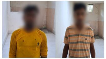 শাহজালাল মাজারে চাকু দেখিয়ে মোবাইল ছিনতাই, আটক ২