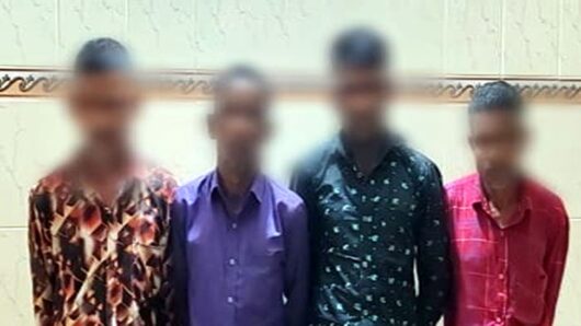 শিবেরবাজারে ভারতীয় পেঁয়াজসহ আটক ৪