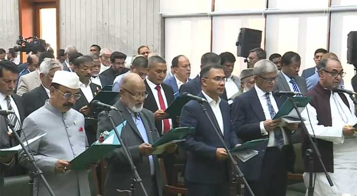 শপথ নিলেন বিএনপির নবনির্বাচিত সংসদ সদস্যরা