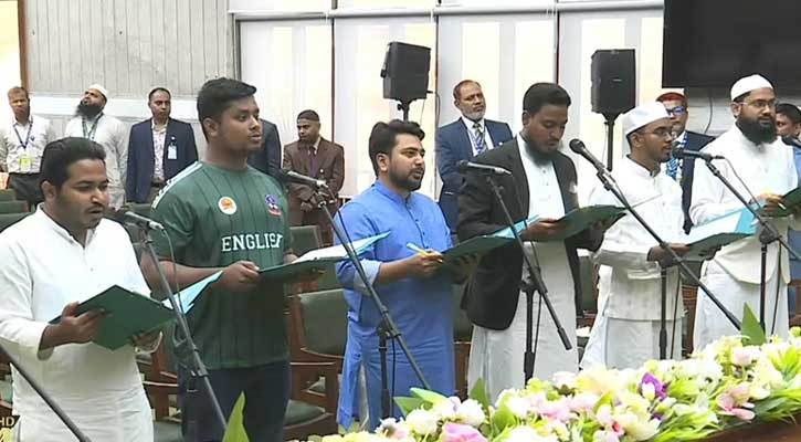 দু’টি শপথ নিয়েছেন এনসিপি’র সাংসদরা