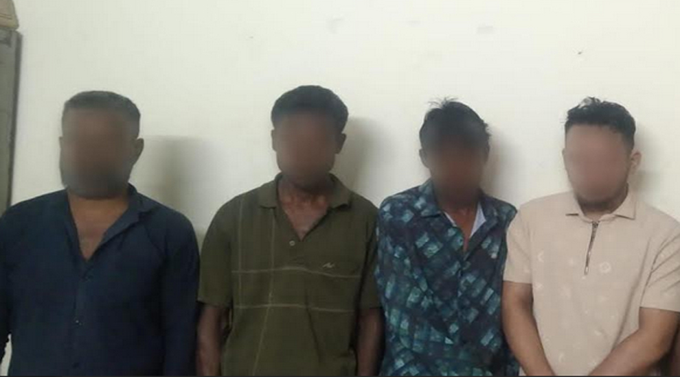 মেন্দিবাগ থেকে চার জুয়াড়ি গ্রেফতার