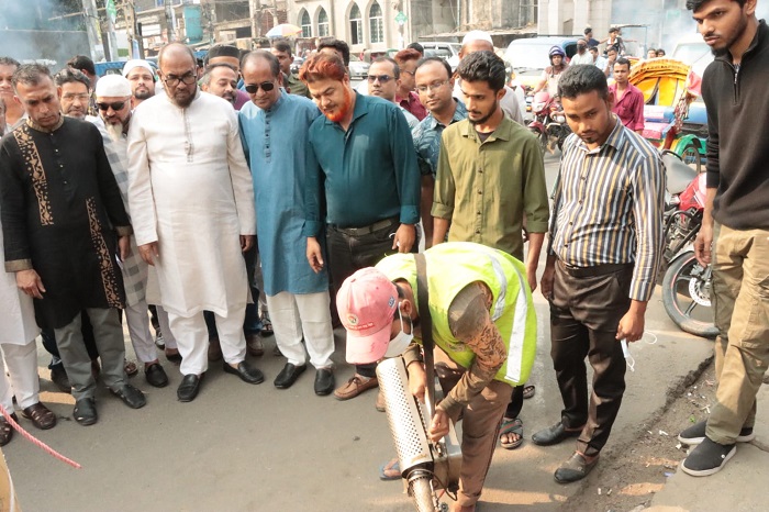 নগরীতে মশক নিধনে মাঠে নামল সিসিক