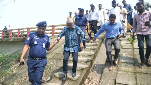 প্রকল্পের কাজের মানে গুরুত্ব বেশী দিতে হবে: শ্রম মন্ত্রী