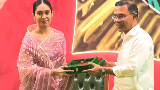 স্বাধীনতা পুরস্কার তুলে দিলেন প্রধানমন্ত্রী, খালেদা জিয়ার পদক গ্রহণ করলেন জাইমা