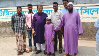 এতিম শিক্ষার্থীর দায়িত্ব নিলেন এমদাদ চৌধুরী