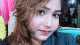 ‎হবিগঞ্জে তিন সন্তান রেখে প্রেমিকের সঙ্গে ‘পালালেন’ শিল্পী সুমাইয়া