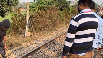 রেললাইনে পড়েছিল নারীর লাশ