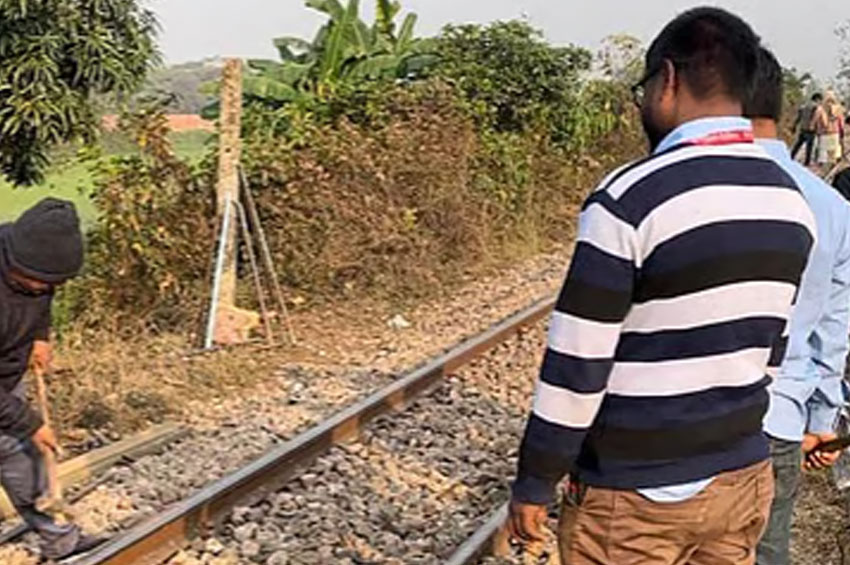 রেললাইনে পড়েছিল নারীর লাশ