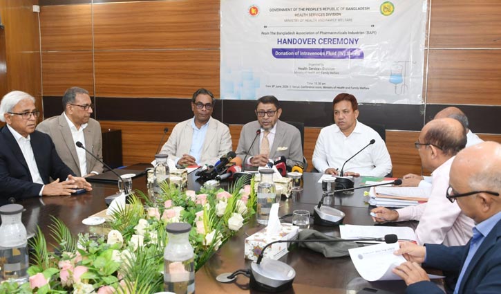 ইন্টার্ন চিকিৎসকদের দাবি যৌক্তিক হলে বিবেচনা করবে সরকার: স্বাস্থ্যমন্ত্রী