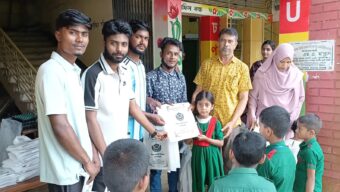 শতাধিক ছাত্রছাত্রীদের শিক্ষা উপকরণ দিলো দাওয়াতুল ইসলাম ঐক্য পরিষদ