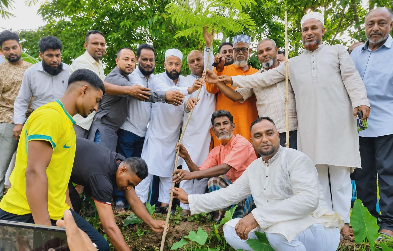 অপরাধ ছাড়ুন আর না হয় এলাকা ছাড়ুন: এমপি মালিক