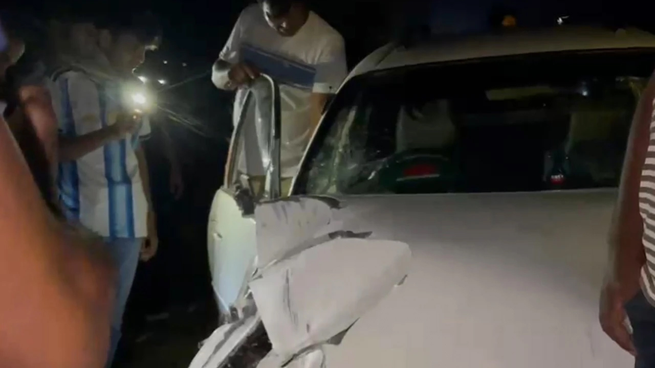 মৌলভীবাজারে সড়ক দুর্ঘটনায় প্রাণ গেল মা-ছেলের