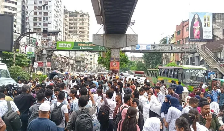 শিক্ষামন্ত্রীর পদত্যাগের দাবিতে আজও অবরোধ