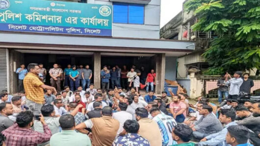 যে দাবিতে সিলেটে পুলিশ কমিশনার কার্যালয়ে ছাত্রদলের অবস্থান