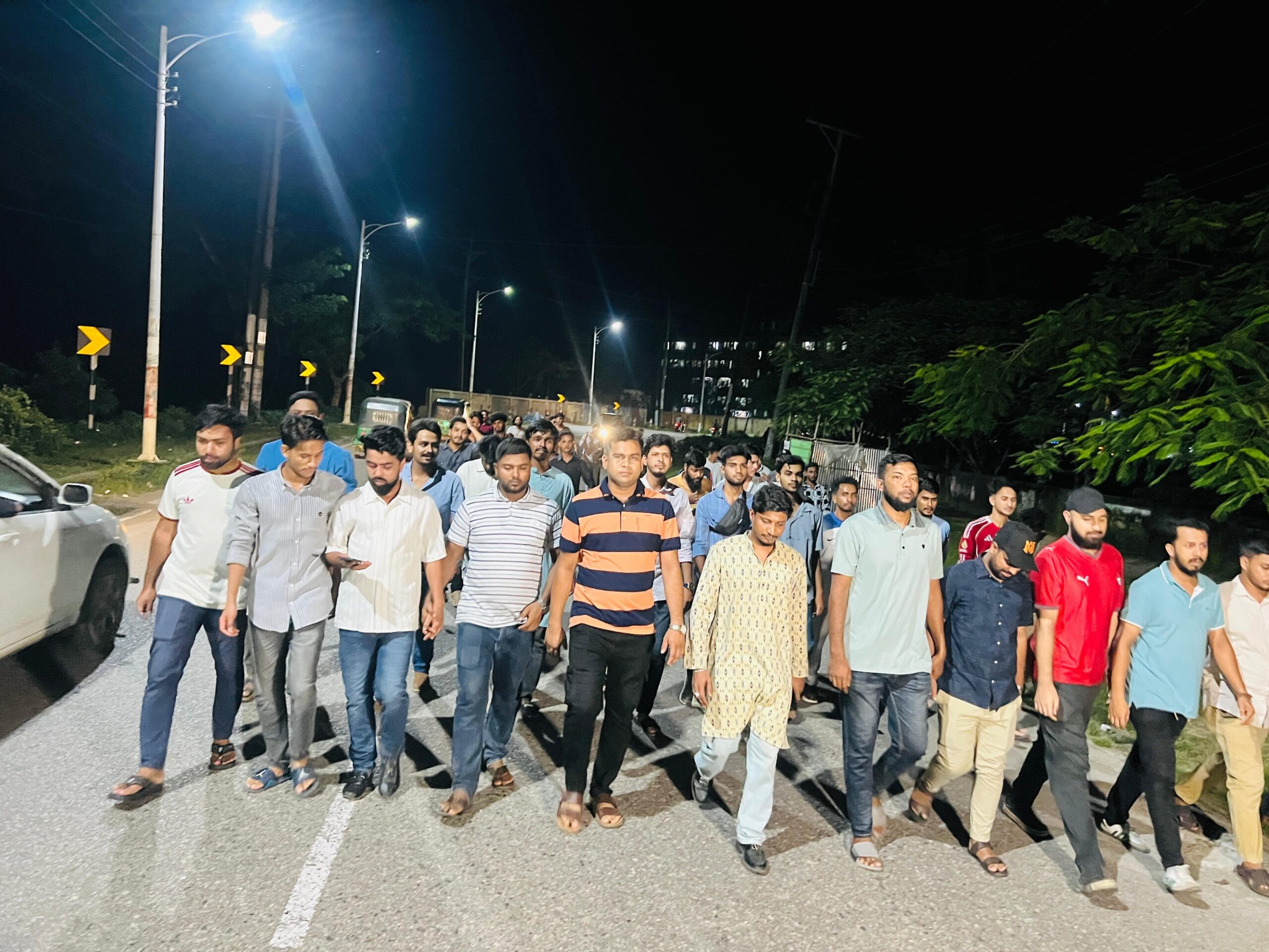 আলোচিত ধর্ষণ মামলার রায়ে সন্তুষ্টি প্রকাশ করে এমসি ছাত্রদলের মিছিল 