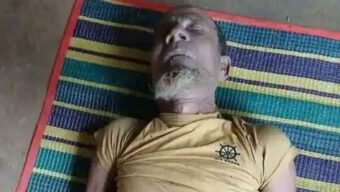 বন্যায় নিজঘরে পানিবন্দী হয়ে মারা গেলেন বৃদ্ধ
