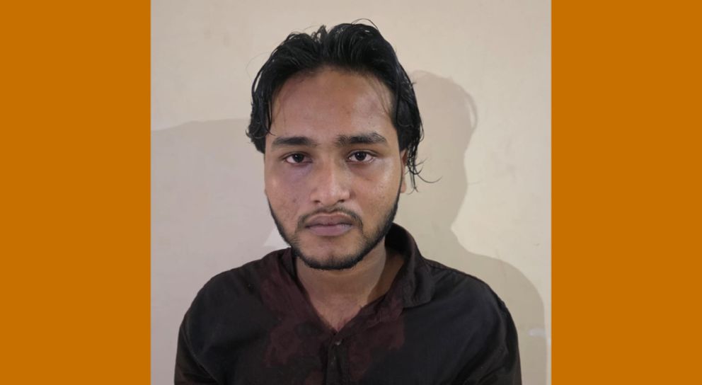 গোলাপগঞ্জে অস্ত্রের মহড়া, গ্রেফতার আকাশ