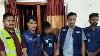 ইয়াবার চালান নিয়ে যাত্রীবাহী বাসে যুবক অতঃপর…