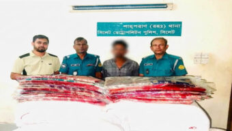 শাহপরাণে ১১ লাখ টাকার ভারতীয় শাড়ি-থ্রি-পিসসহ আটক যুবক