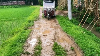 এক কিলোমিটার কাঁচা সড়ক এখন ‘অভিশাপ’
