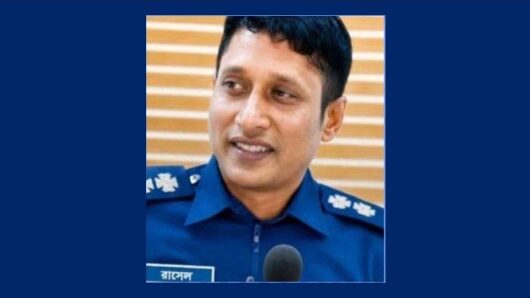 এসআই’র বিরুদ্ধে মোবাইল ফোন চুরির অভিযোগ ফল বিক্রেতার