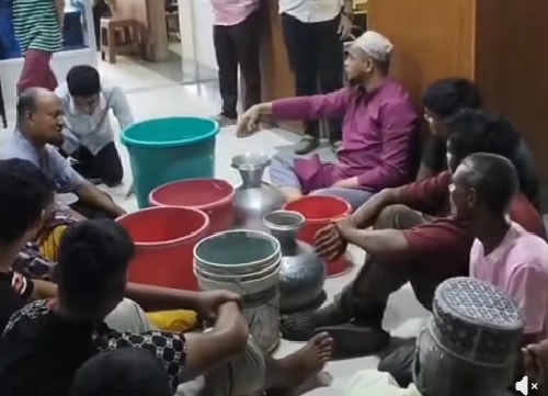 সিলেটে পানির দাবিতে সিটি করপোরেশনে, ভাঙচুরের অভিযোগে আটক ৬